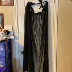 Black tie on overskirt.